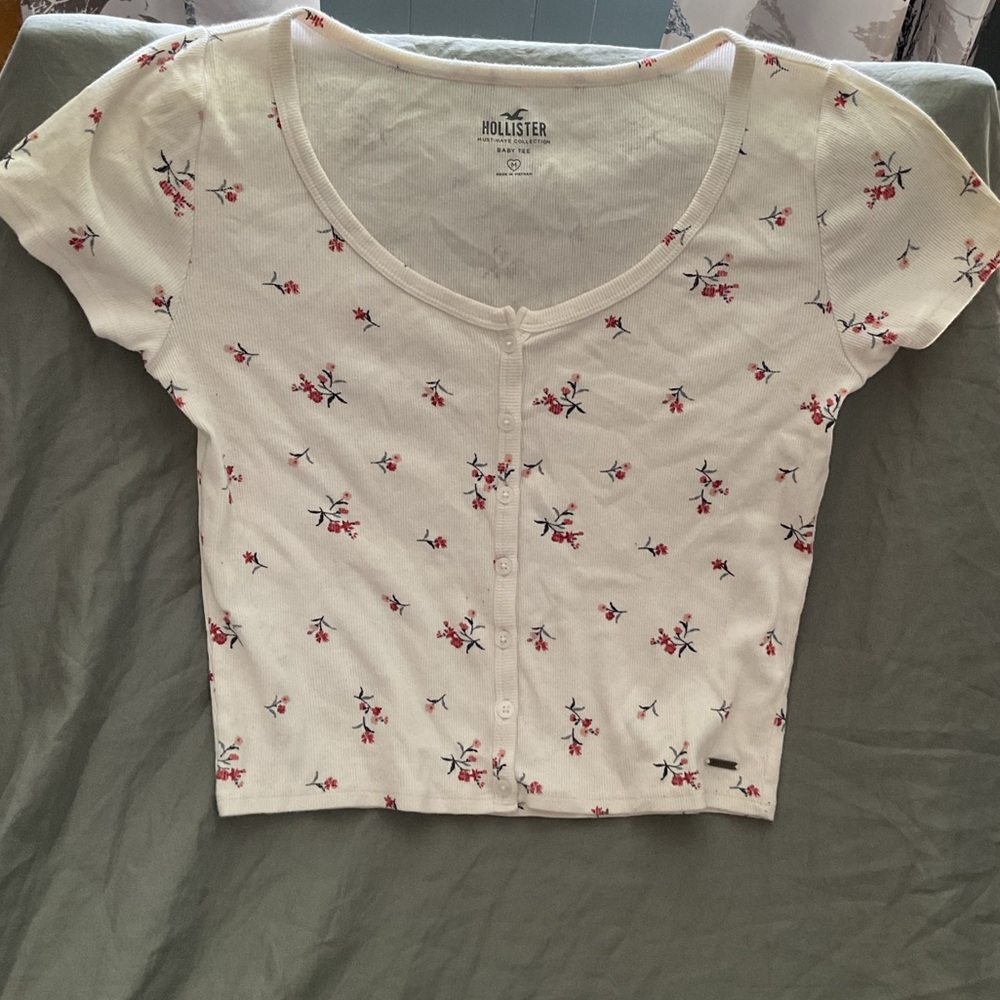Hollister White Floral Short Sleeve Tee